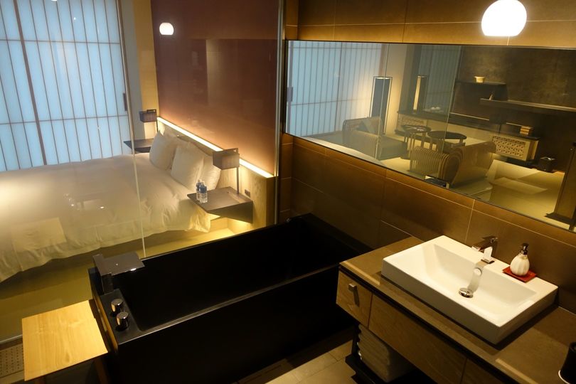 The bathroom in the Sakura room